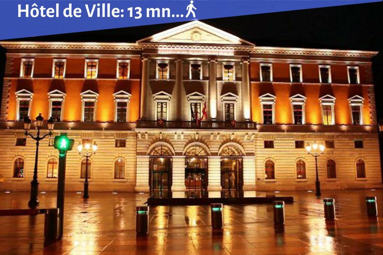 Portes De La Vieille Ville Annecy Bagian luar foto